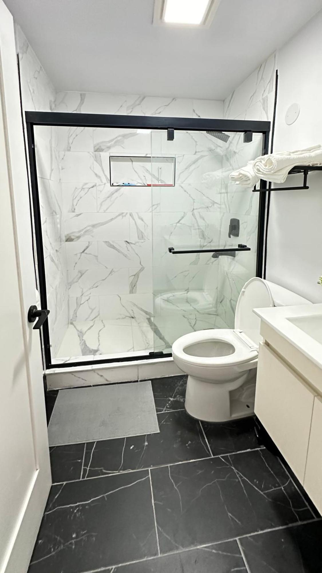 مبيت وإفطار لوس أنجلوس Modern 2Br Stylish & Cozy Unit المظهر الخارجي الصورة