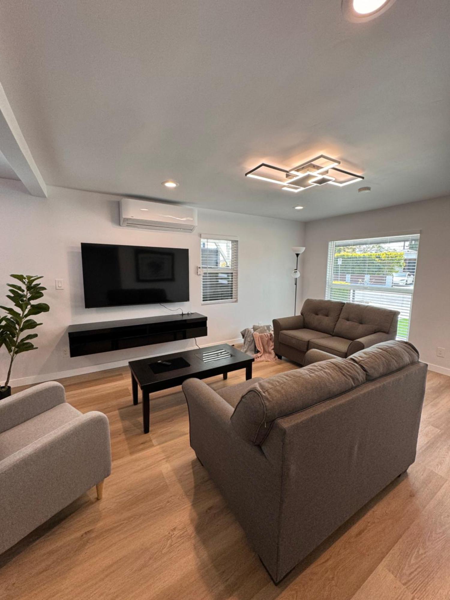 مبيت وإفطار لوس أنجلوس Modern 2Br Stylish & Cozy Unit المظهر الخارجي الصورة